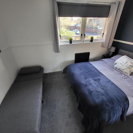 Stylish Home In Linlithgow With Free Parking Экстерьер фото