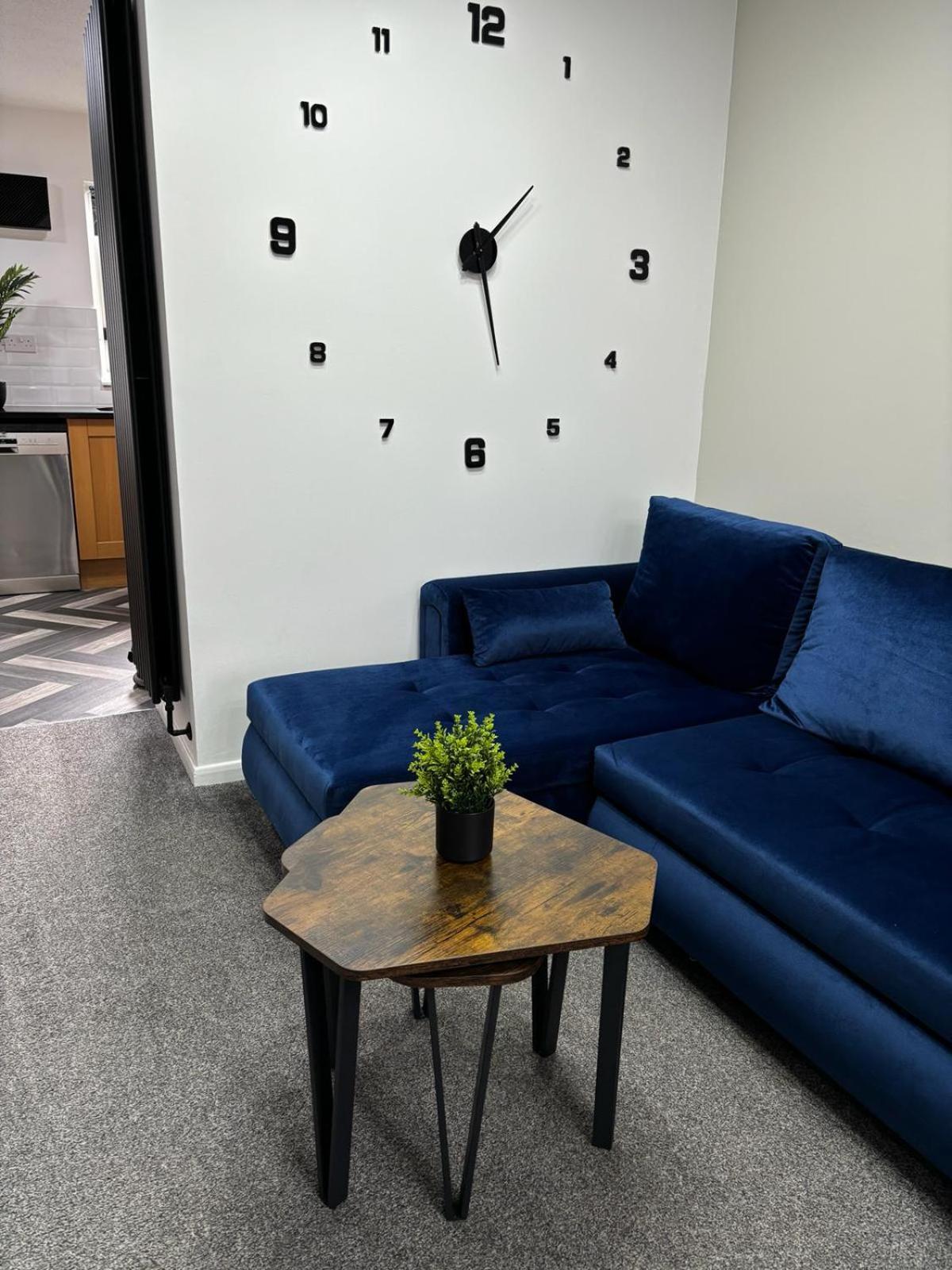 Stylish Home In Linlithgow With Free Parking Экстерьер фото